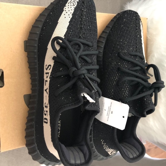 Adidas Yeezy Boost 350 V2 Oreo Size 8